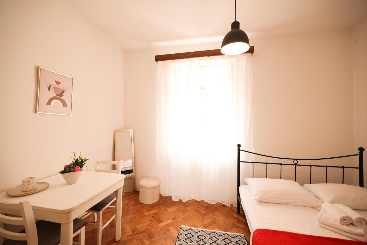 Cozy Studio Apartments In City Centar Stosija Zadar Exterior photo