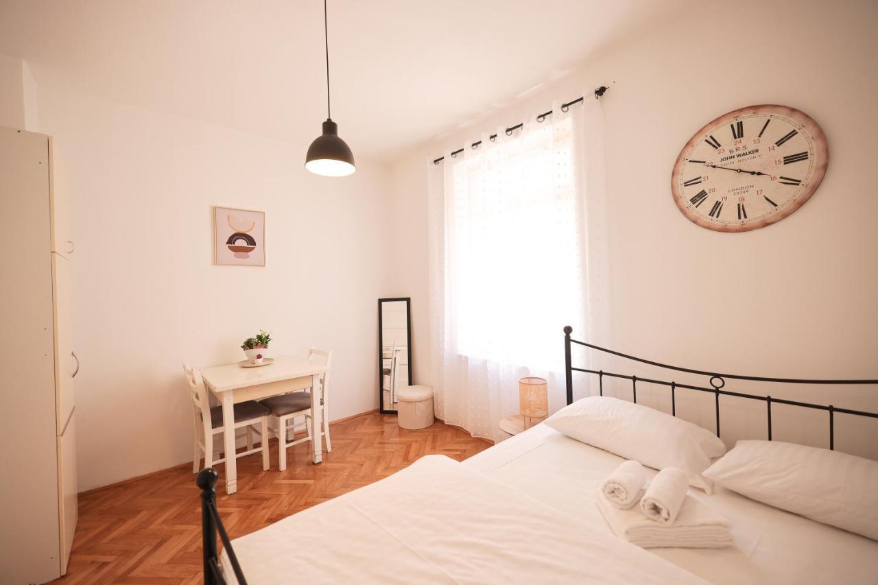 Cozy Studio Apartments In City Centar Stosija Zadar Exterior photo